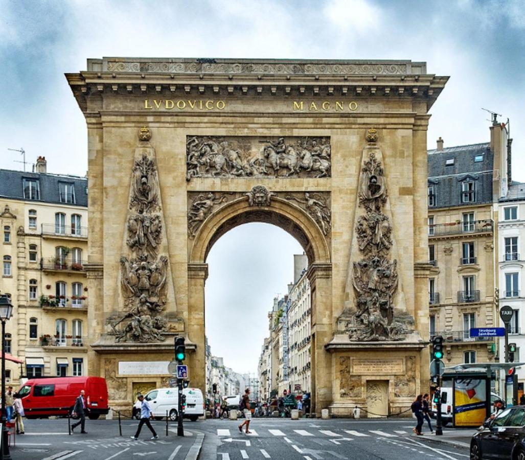 69 - Authentic Parisian Home Exterior foto